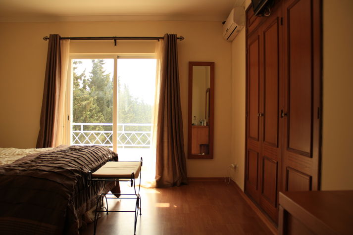 Bedroom 1 suite