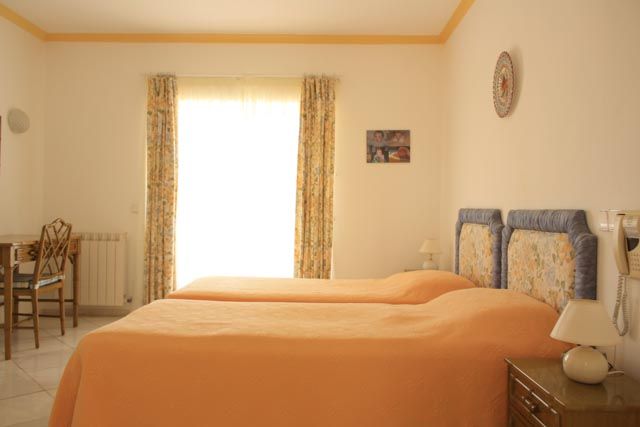 Suite 2