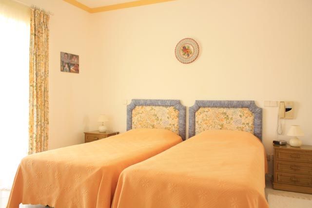 Suite 2