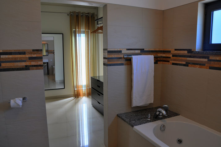 Bathroom and closet
All bedrooms are en-suite with either bathroom or shower room.