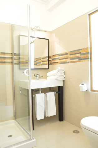 Bathroom
All bedrooms are en-suite with either bathroom or shower room.