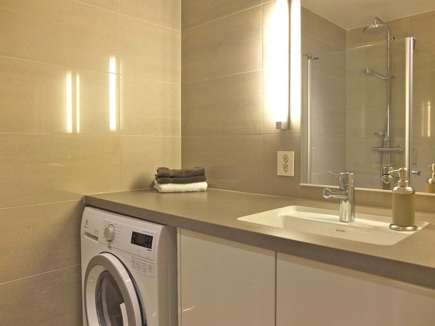 Modern bathroom