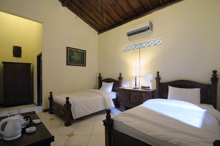 Standard Twin Bed