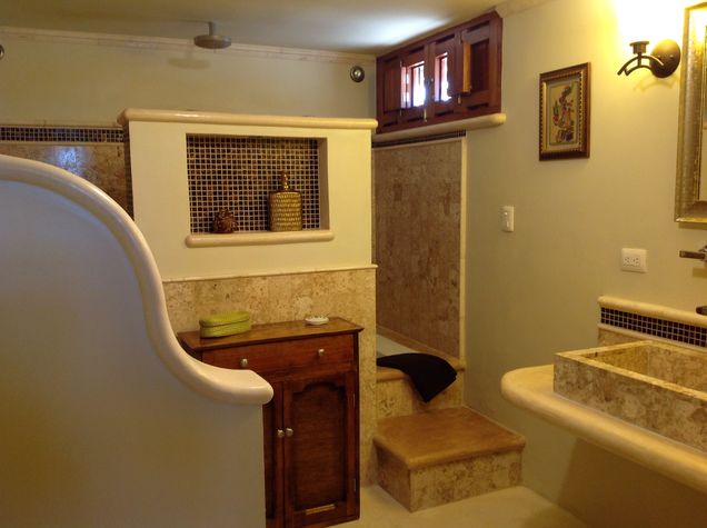 Upper Ensuite