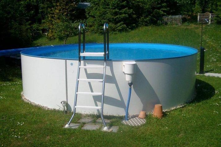 PoolOfHouse
