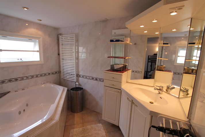 Bathroom
Big bath for 2 persons