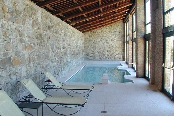 PoolOfHouse