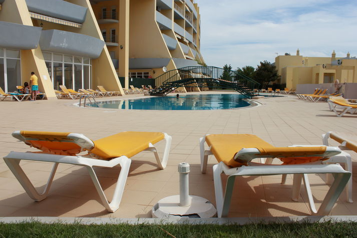 Sunbeds & Pool