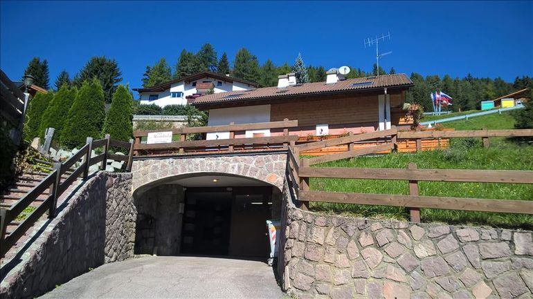 Apartments Rondula: Garage parking
Apartments Rondula: Garage parking