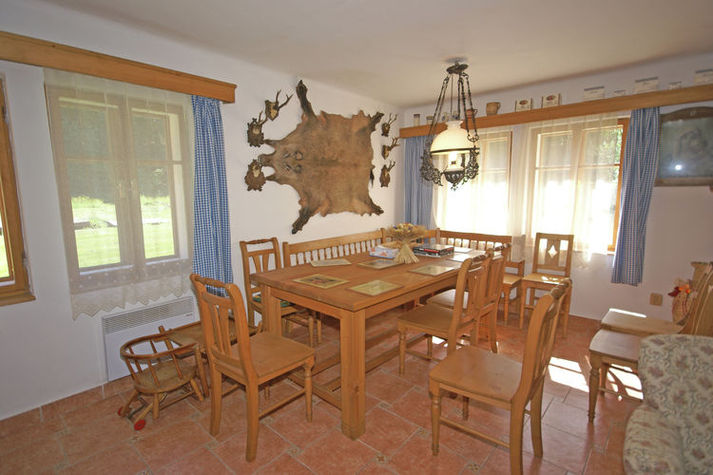 DiningRoom