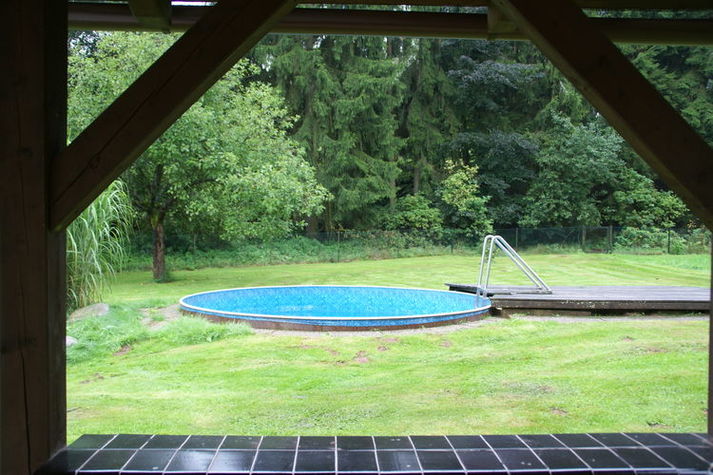 PoolOfHouse