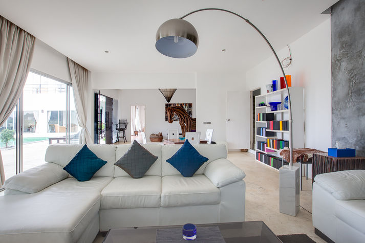 Bright and well decorated living space