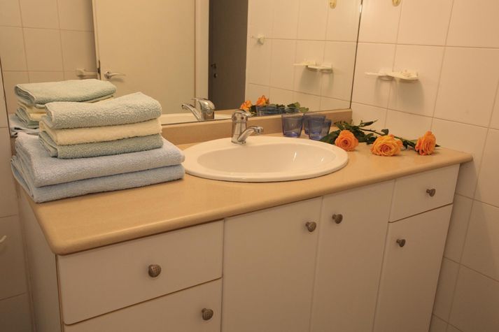 Bathroom + fresh towels