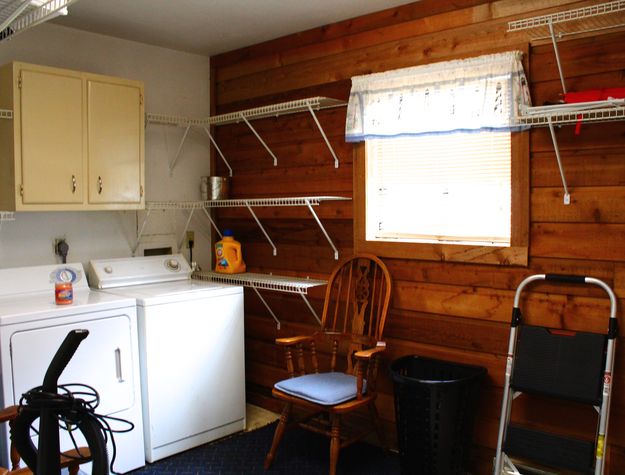 Storage room w/ laundry hook up's. Feels great to have some clean clothes.