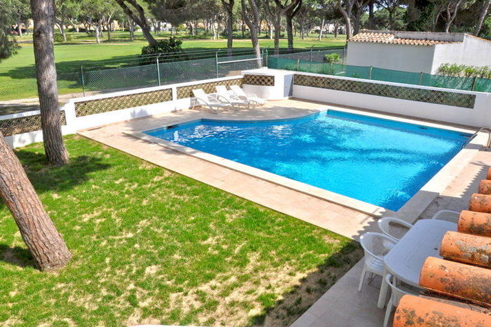 PoolOfHouse