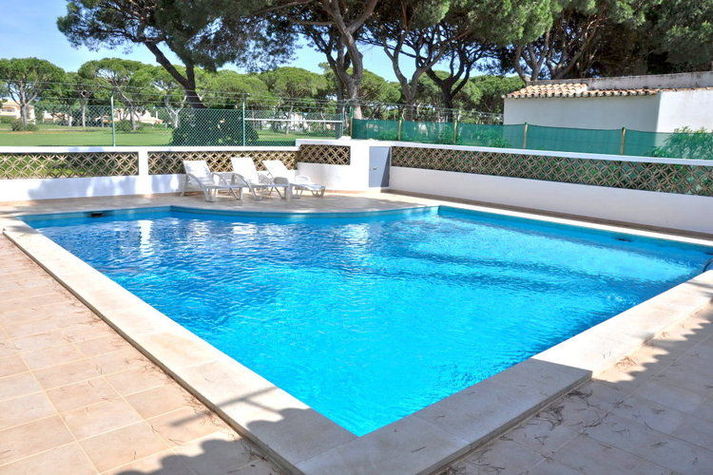 PoolOfHouse