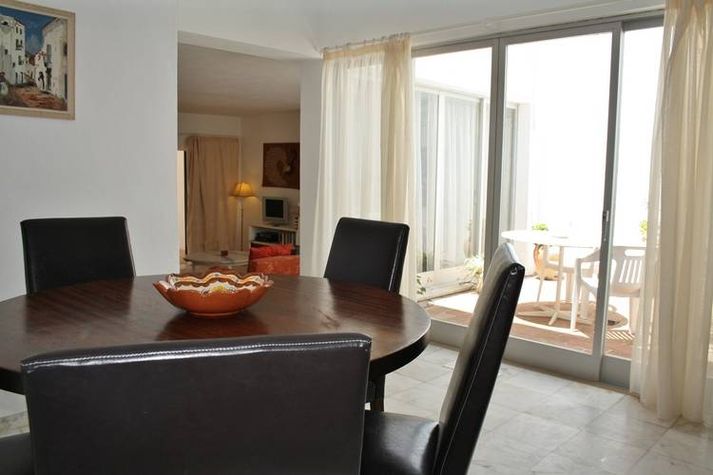 DiningRoom