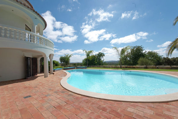PoolOfHouse