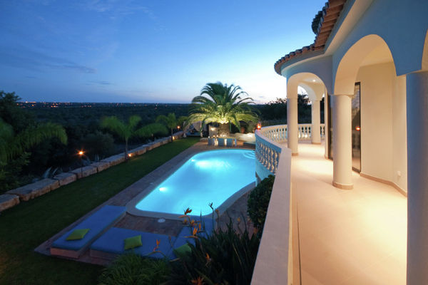 PoolOfHouse