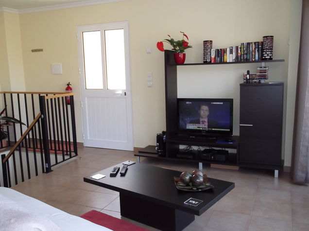 Lounge, TV, internet and WiFi
