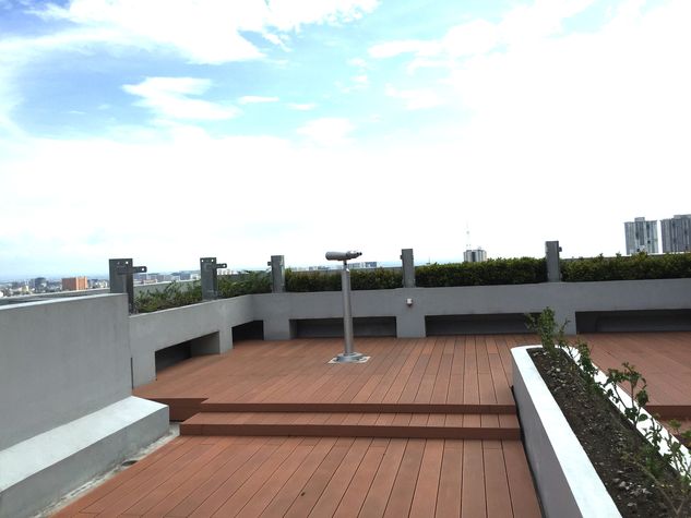 Viewing Deck - Roof Top