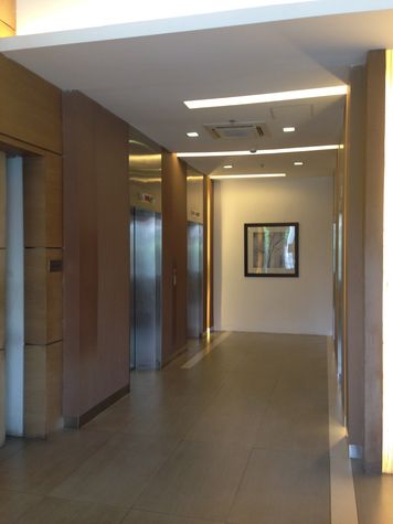 Four Lifts on each Tower