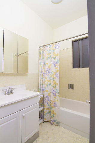 Split Bathroom, Shower.