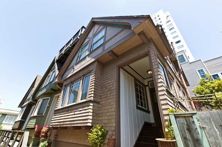 Front Entrance- Townhouse with Deck + great Views