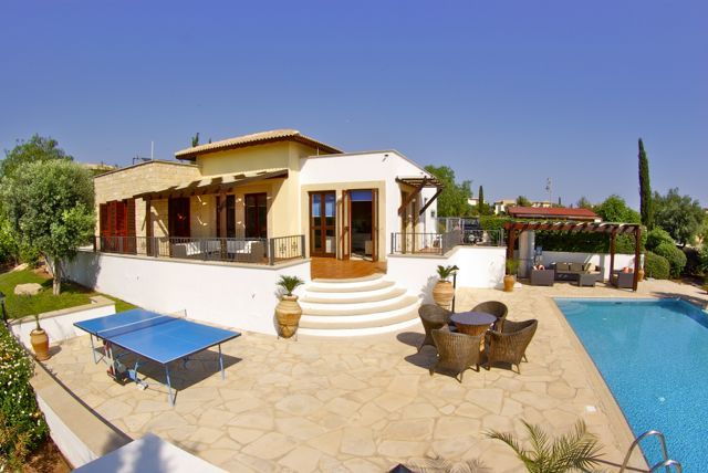 Our Departure Lounge which our guests can use Free of Charge if they have a late departing flight and early check-out. Free Wi-Fi, pool, shower facilities, tennis table and soft drinks.