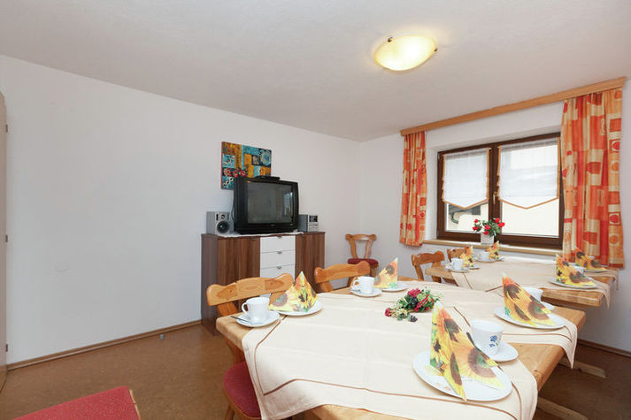 DiningRoom