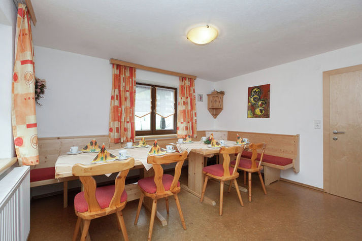 DiningRoom