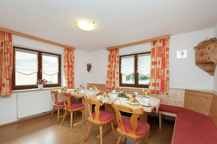 DiningRoom