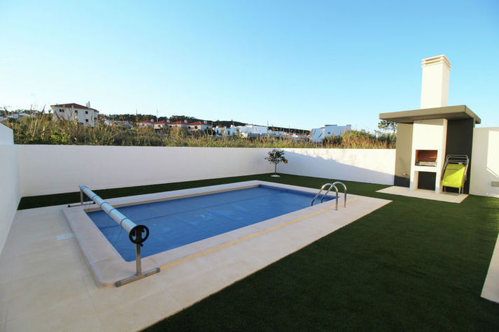 PoolOfHouse