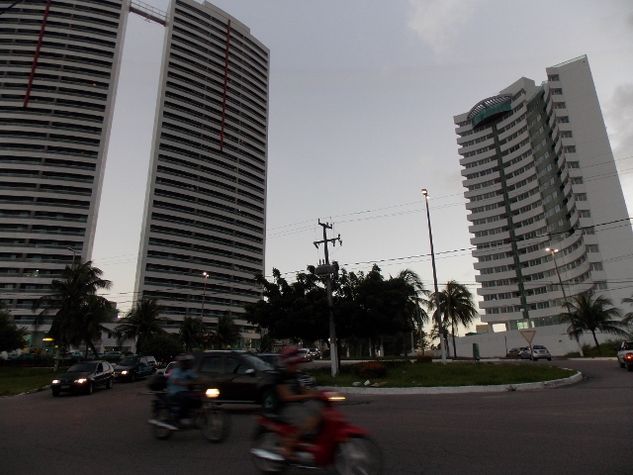 Rotatória que vai para a Rota do Sol.