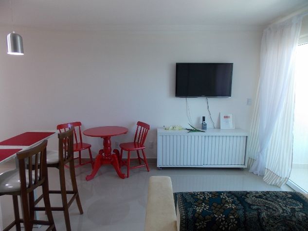 Sala com ótima ventilação e iluminação, rack, TV LCD 40' Sony Bravia