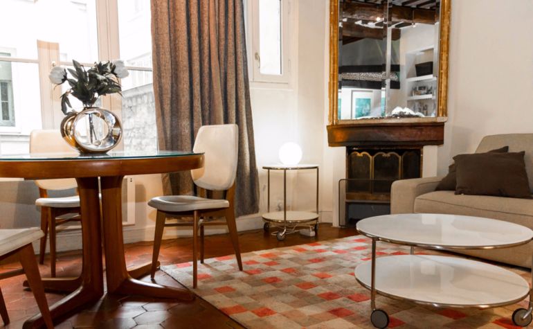 Paris Apartment Rental; Vacation in Paris
Rent and relax with we-Paris in the charming and spacious Marais Apartment! #ParisApartmentRental #VacationinParis