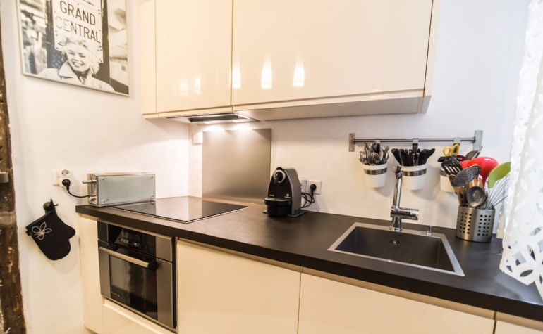 Paris Apartment Rental; Vacation in Paris
Rent and relax with we-Paris in the charming and spacious Marais Apartment! #ParisApartmentRental #VacationinParis