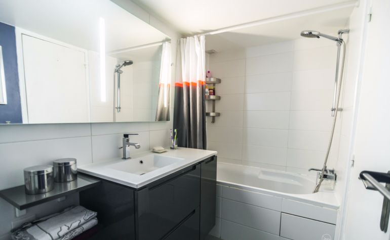 Paris Apartment Rental; Vacation in Paris
Rent and relax with we-Paris in the charming and spacious Marais Apartment! #ParisApartmentRental #VacationinParis