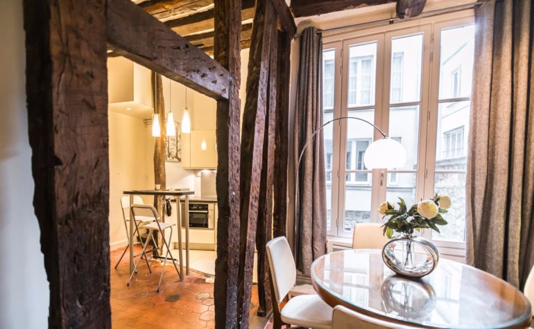 Paris Apartment Rental; Vacation in Paris
Rent and relax with we-Paris in the charming and spacious Marais Apartment! #ParisApartmentRental #VacationinParis