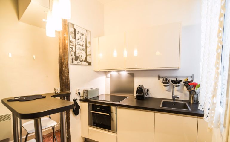 Paris Apartment Rental; Vacation in Paris
Rent and relax with we-Paris in the charming and spacious Marais Apartment! #ParisApartmentRental #VacationinParis