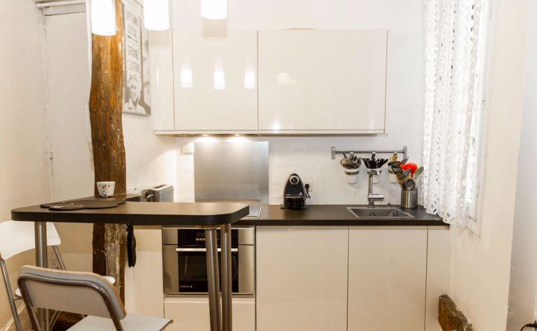 Paris Apartment Rental; Vacation in Paris
Rent and relax with we-Paris in the charming and spacious Marais Apartment! #ParisApartmentRental #VacationinParis