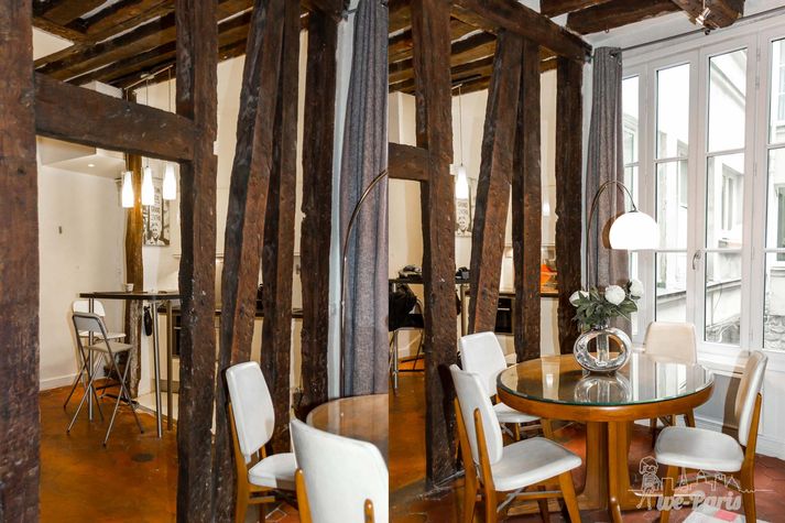 Paris Apartment Rental; Vacation in Paris
Rent and relax with we-Paris in the charming and spacious Marais Apartment! #ParisApartmentRental #VacationinParis