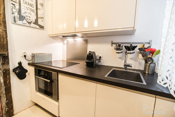 Paris Apartment Rental; Vacation in Paris
Rent and relax with we-Paris in the charming and spacious Marais Apartment! #ParisApartmentRental #VacationinParis