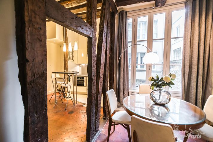 Paris Apartment Rental; Vacation in Paris
Rent and relax with we-Paris in the charming and spacious Marais Apartment! #ParisApartmentRental #VacationinParis