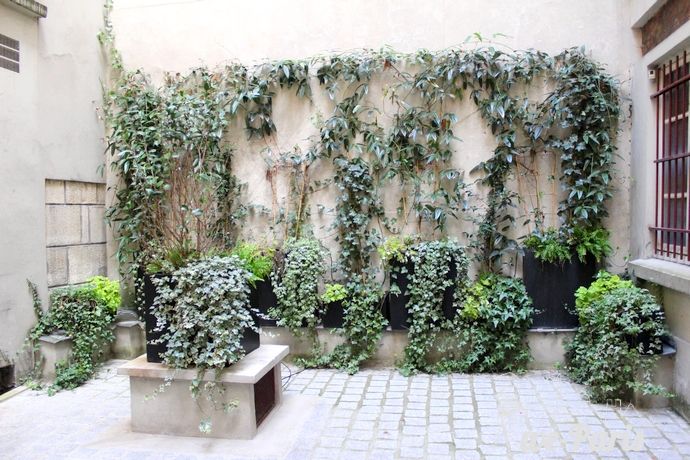 Paris Apartment Rental; Vacation in Paris
Rent and relax with we-Paris in the charming and spacious Marais Apartment! #ParisApartmentRental #VacationinParis