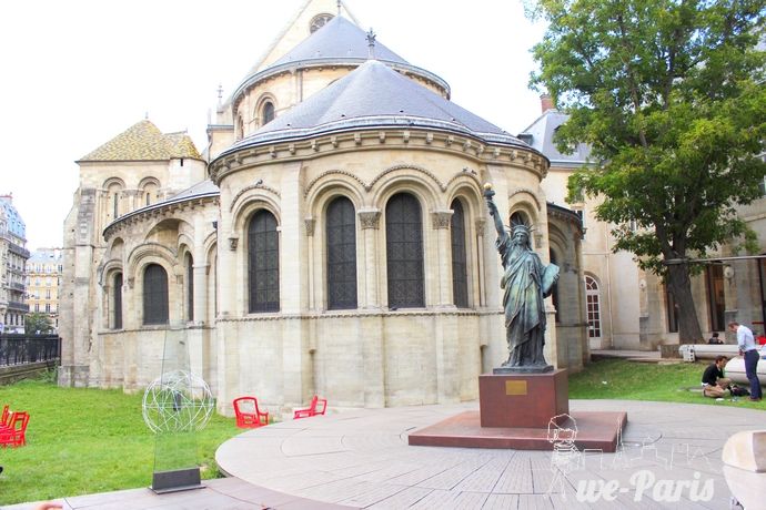 Paris Apartment Rental; Vacation in Paris
Rent and relax with we-Paris in the charming and spacious Marais Apartment! #ParisApartmentRental #VacationinParis