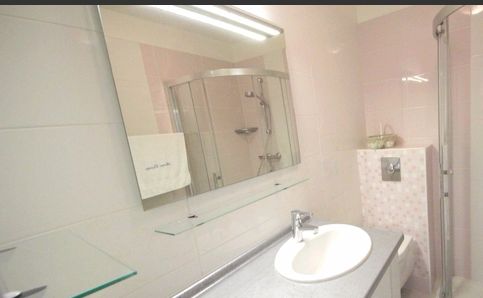 Paris Apartment Rental; Vacation in Paris
Rent and relax in the dreamy Bonjour Apartment! #ParisApartmentRentals #VacationinParis