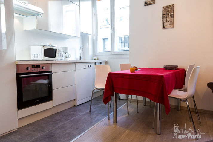 Paris Apartment Rental; Vacation in Paris
Rent and relax in the dreamy Bonjour Apartment! #ParisApartmentRentals #VacationinParis