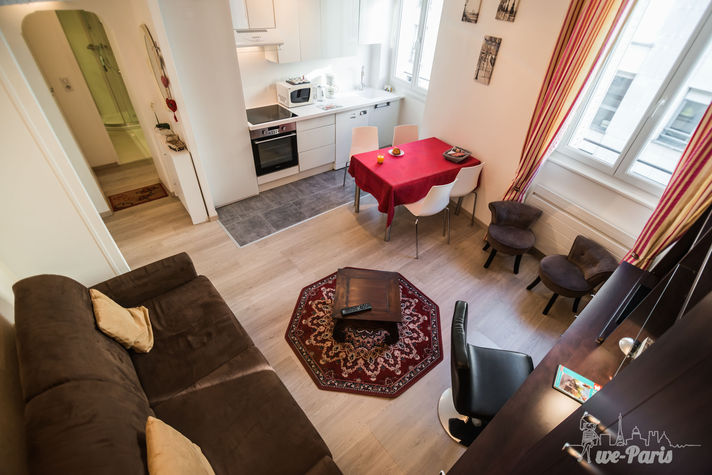 Paris Apartment Rental; Vacation in Paris
Rent and relax in the dreamy Bonjour Apartment! #ParisApartmentRentals #VacationinParis