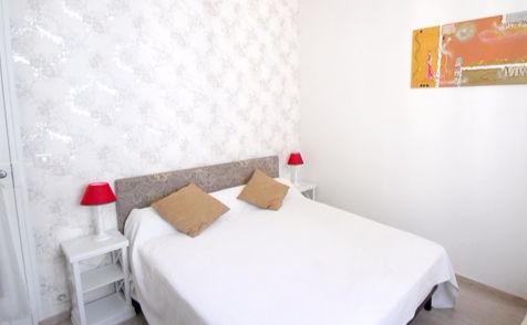 Paris Apartment Rental; Vacation in Paris
Rent and relax in the dreamy Bonjour Apartment! #ParisApartmentRentals #VacationinParis